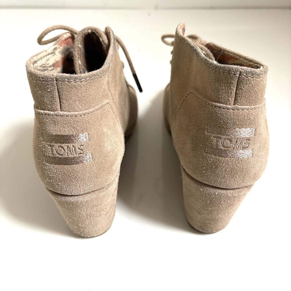 Toms | Women’s Brown Tan Suede Lace Up Tie Desert Wedge Ankle Boot Size 9 - Picture 5 of 7